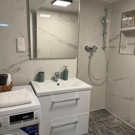 Appartement Studio Apartment *