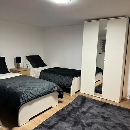 Studio Apartment דירה קארבן